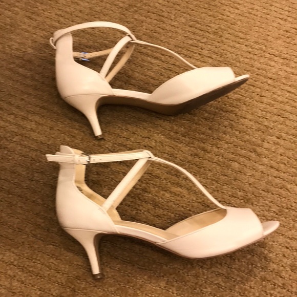 Off white Nine West mid heel pump - Picture 3 of 8